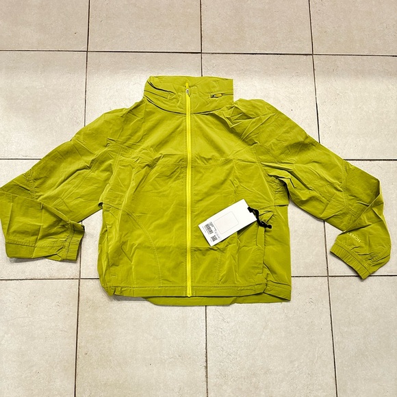 Lululemon light weight hooded jacket size 4 - Picture 7 of 9